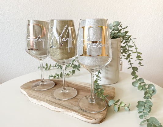Weinglas | Glas | personalisiert | Name | Geschenkidee Männer / Frauen | Geschenk | Geburtstag | Einzug | Muttertag | JGA | beklebt