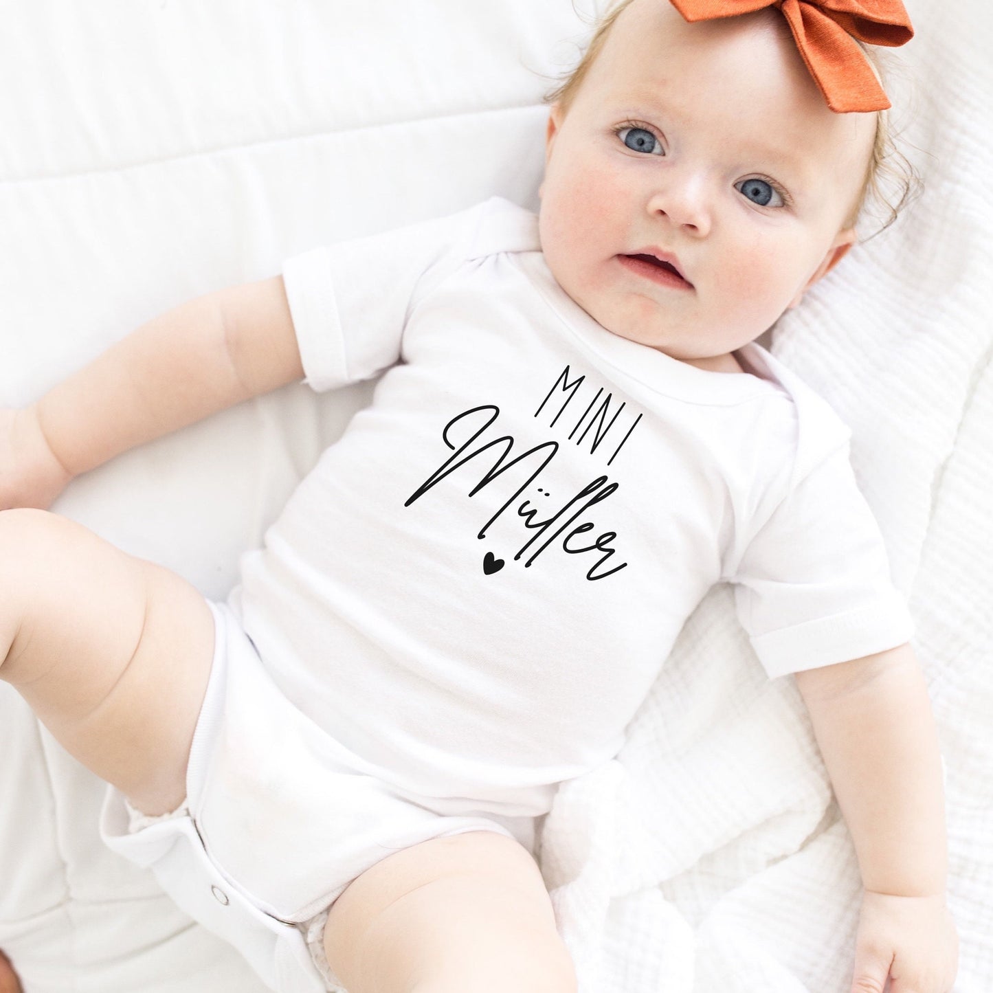 Baby Body | Geschenk | Kind | Mini + Nachname | Geschenkidee | Überraschung | personalisiert