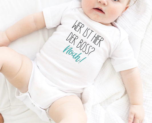 Baby Body | Geschenk | wer ist hier der Boss? | Geschenkidee | Überraschung | personalisiert | Name
